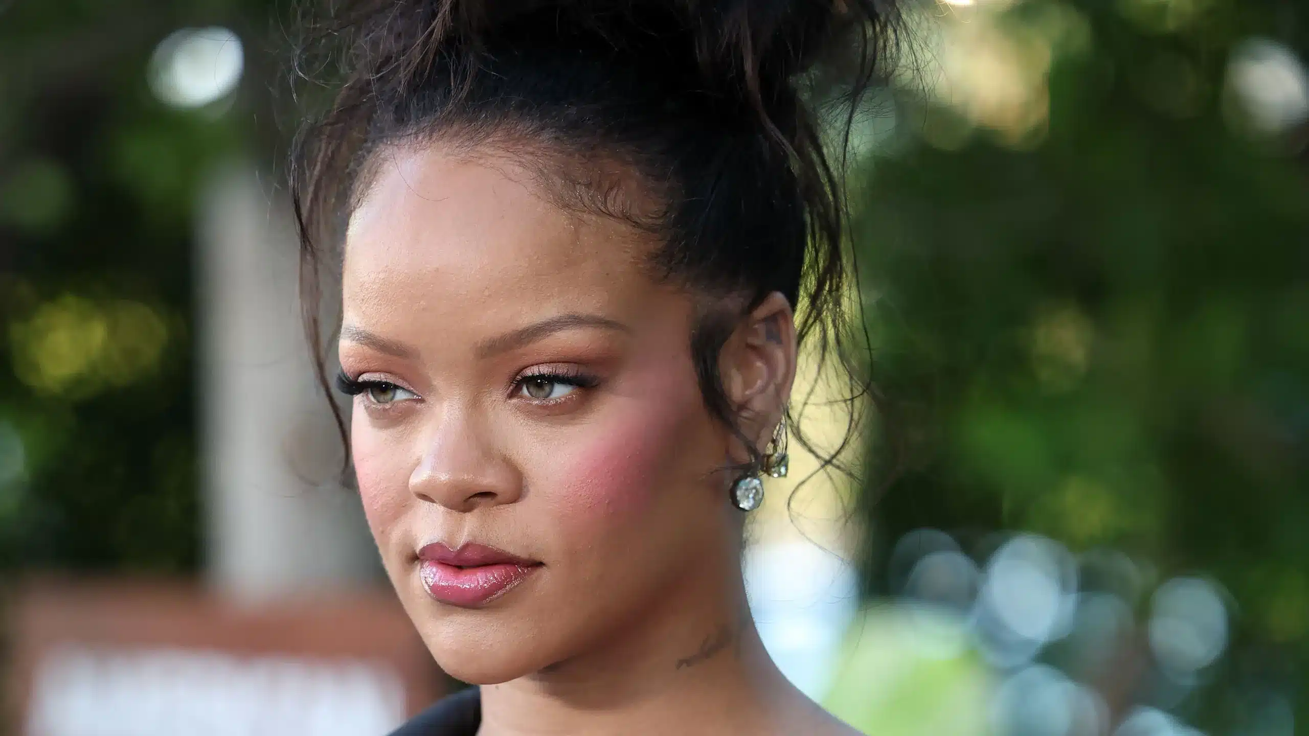 Key Digital Marketing Strategies Rihanna Used