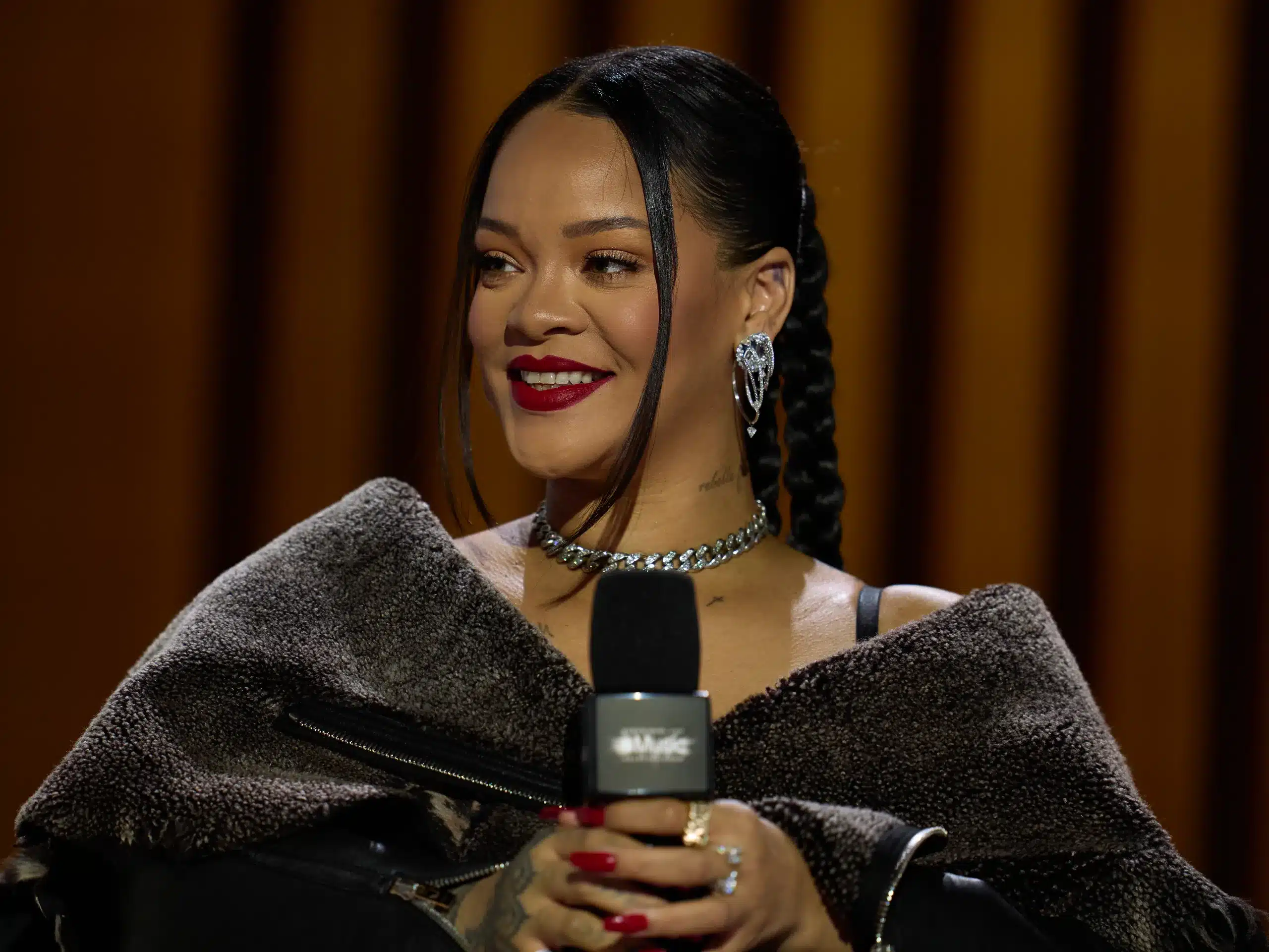 How to Benefit from Rihanna's Approach to Digital Marketing